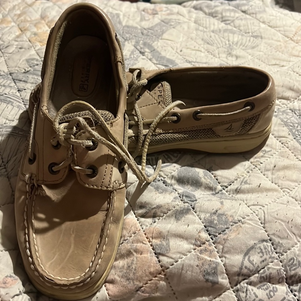 Sperry size 7